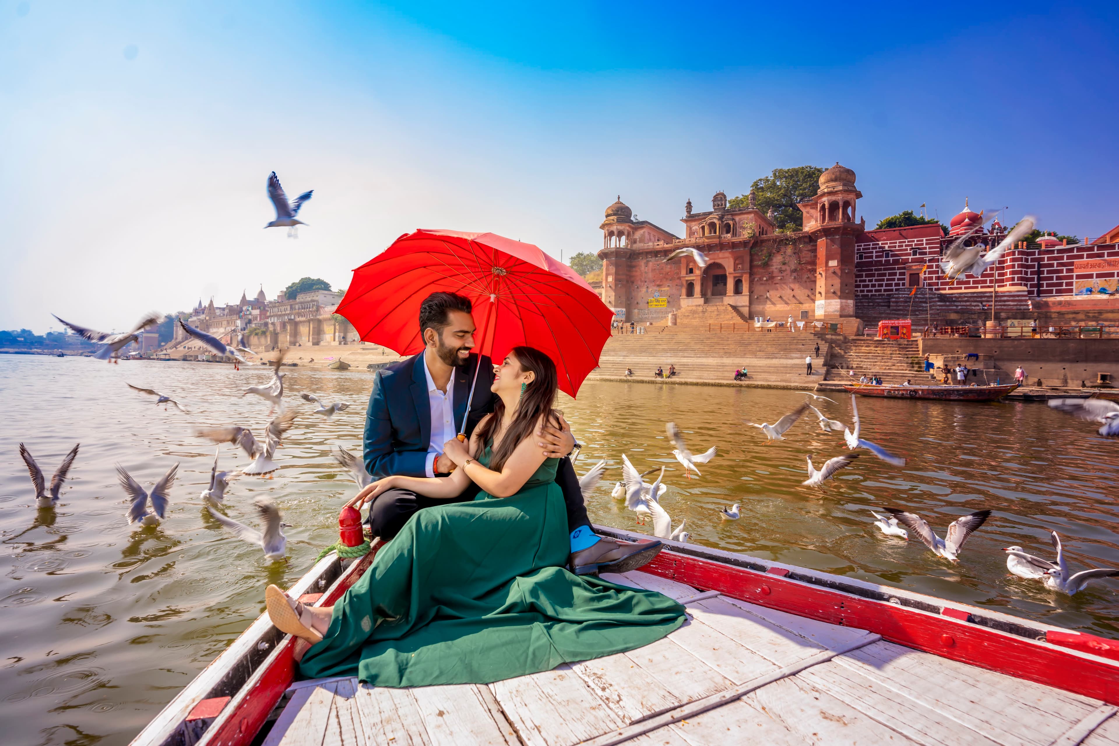 Pre-wedding on a boat - River Ganges!